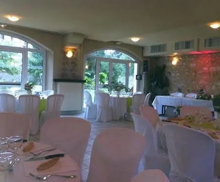Restaurant Du Mee Hotel 2*